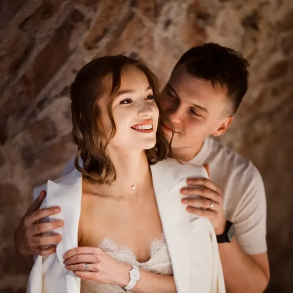 Alika & Lukas review